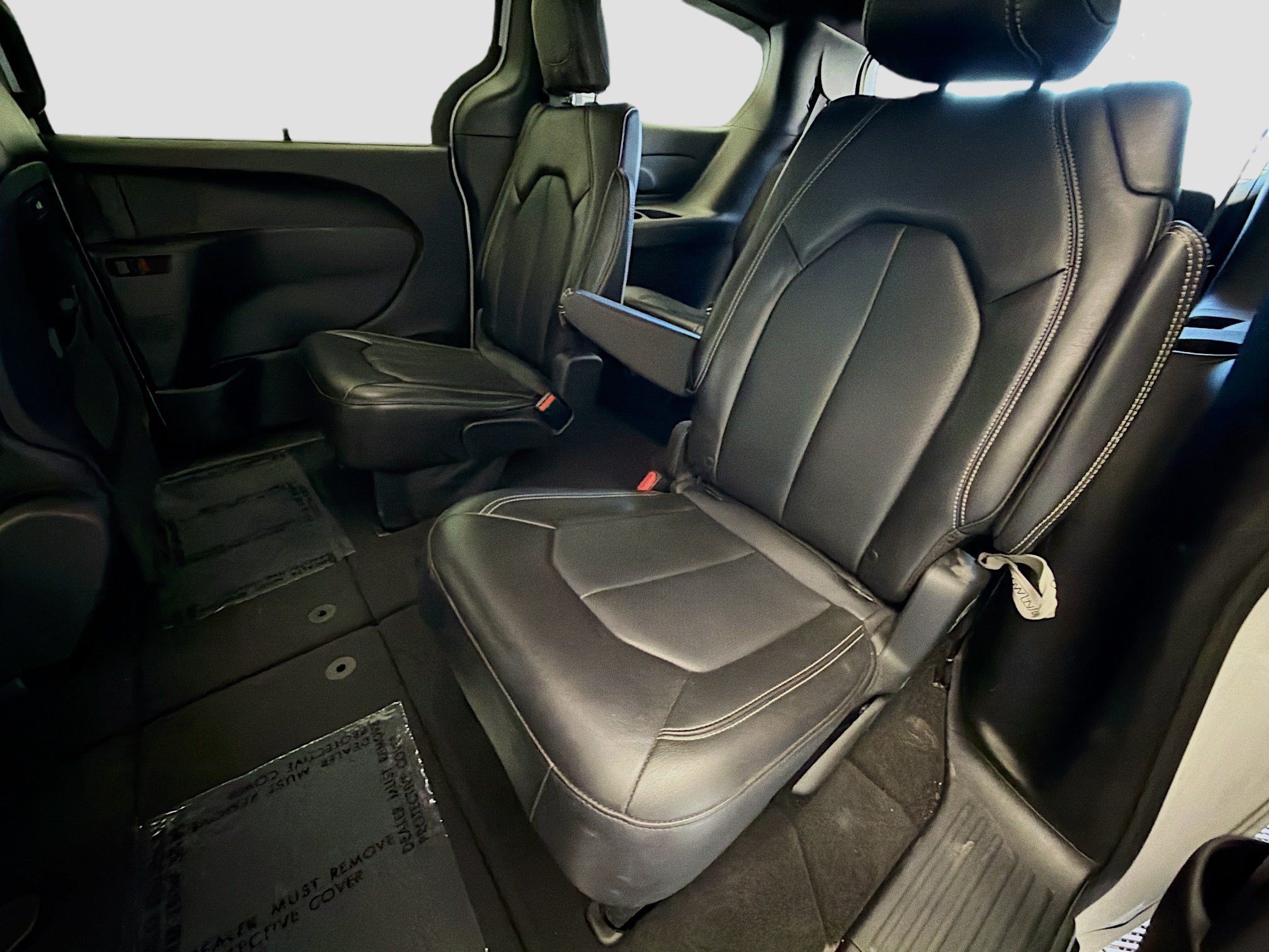 Used 2025 Chrysler Pacifica Select FWD image 13