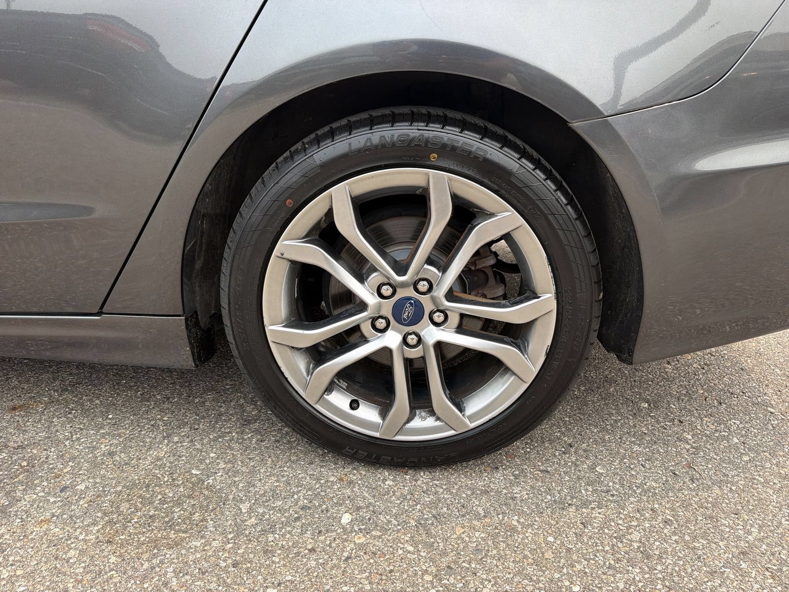 Used 2019 Ford Fusion SEL FWD image 14