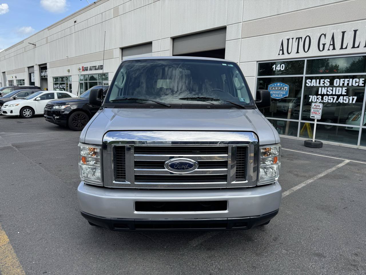Used 2013 Ford E-350 and Econoline 350 XLT RWD image 2
