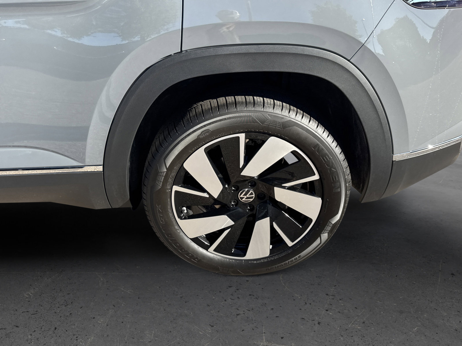 New 2026 Volkswagen Atlas Cross Sport SEL image 9