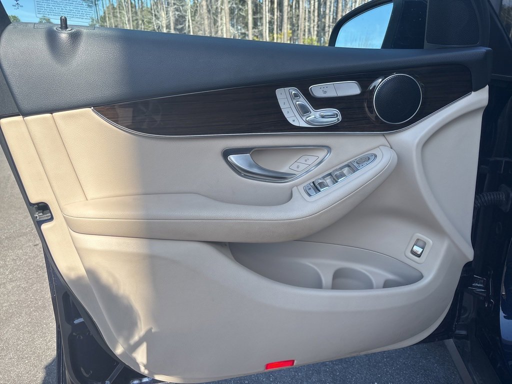 Used 2019 Mercedes-Benz GLC 300 4MATIC image 43