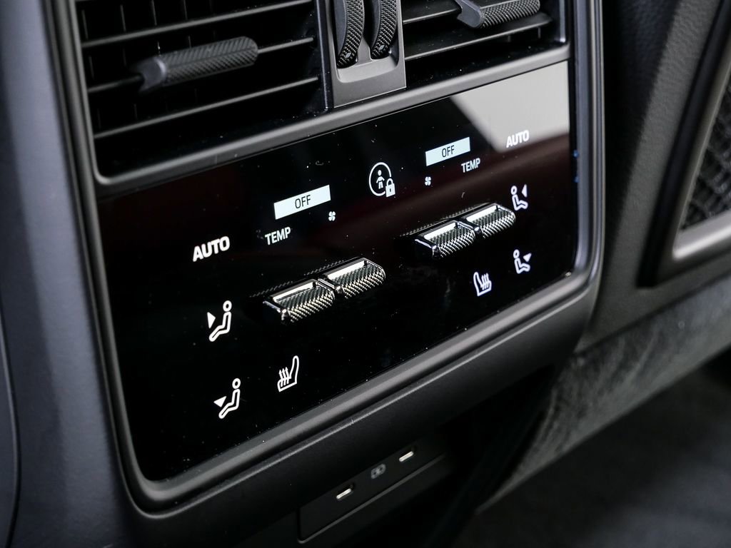 Certified 2024 Porsche Cayenne AWD/4WD image 21