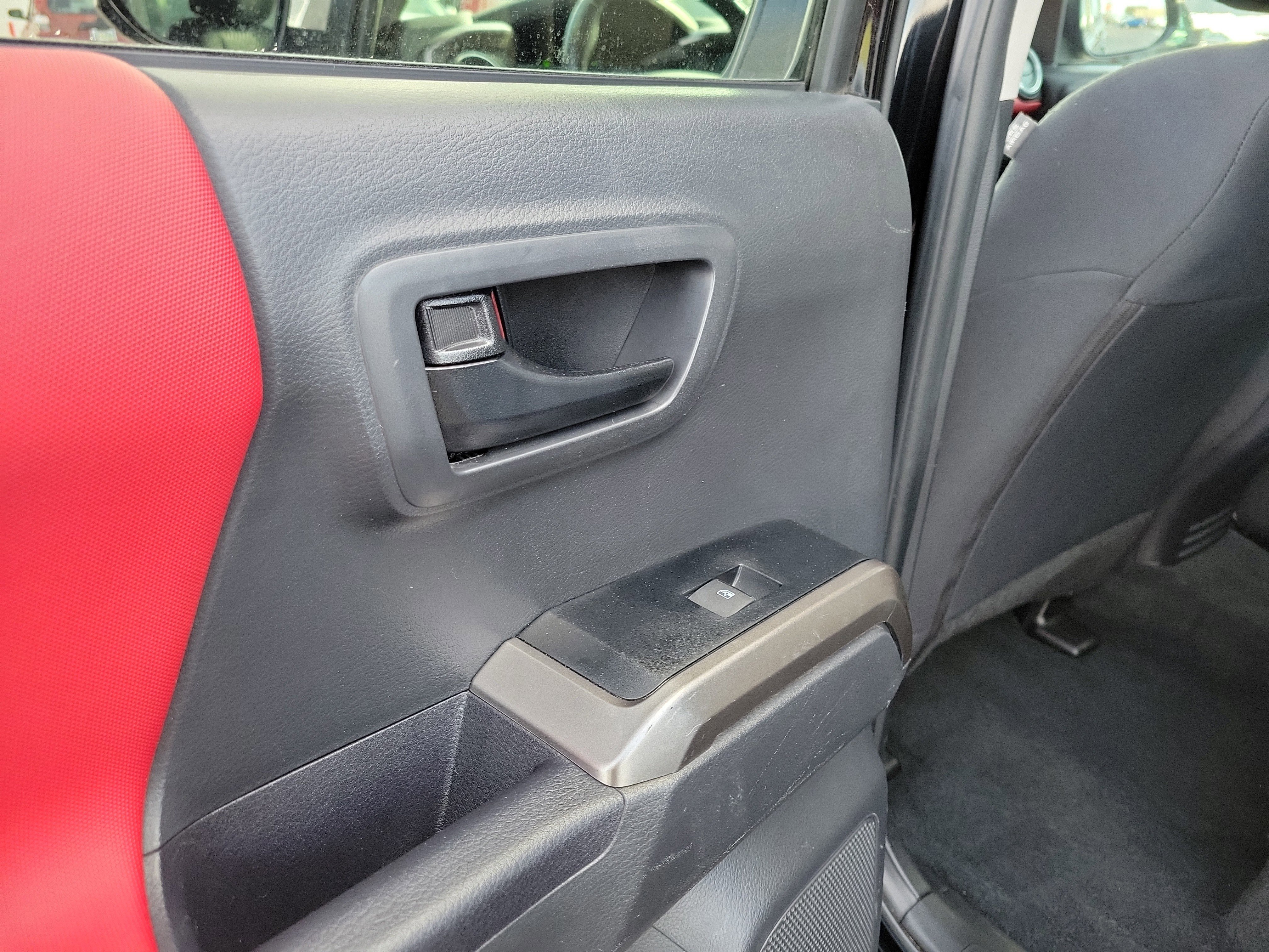 Used 2023 Toyota Tacoma SR image 13