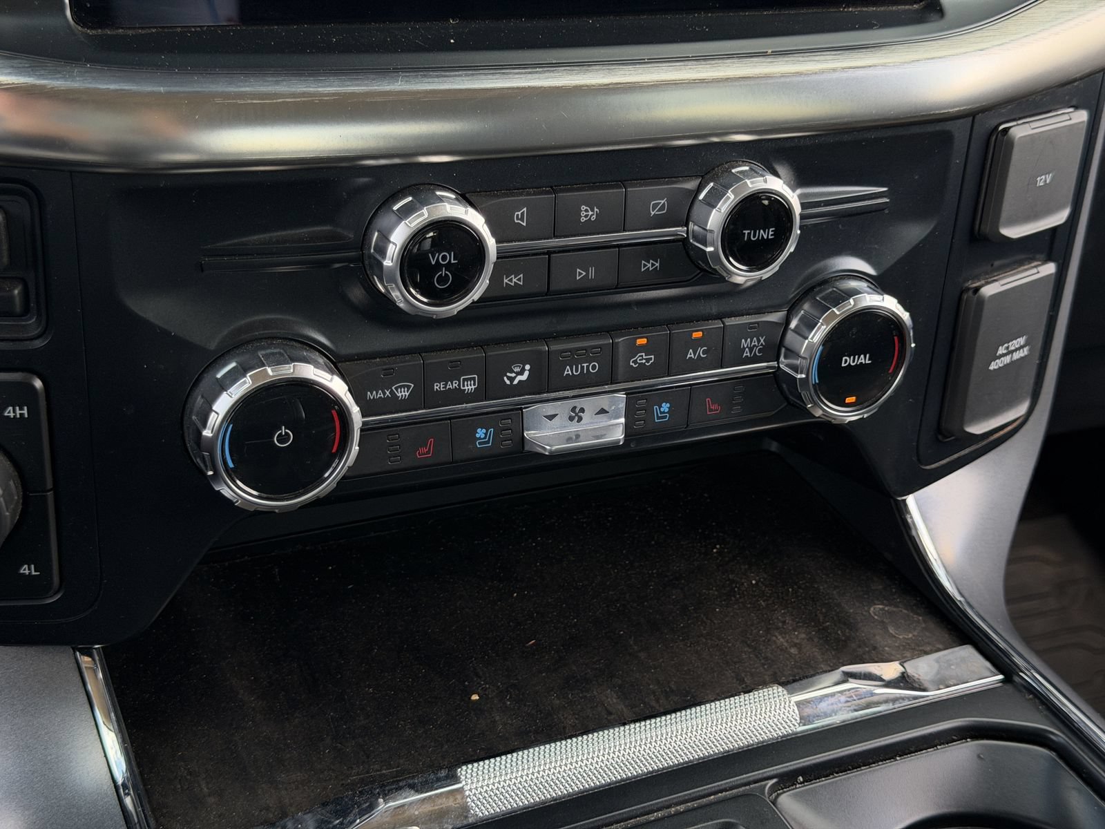 Used 2022 Ford F150 Lariat AWD/4WD image 22