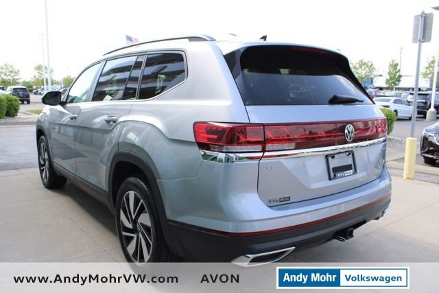 Used 2024 Volkswagen Atlas SE AWD/4WD image 4