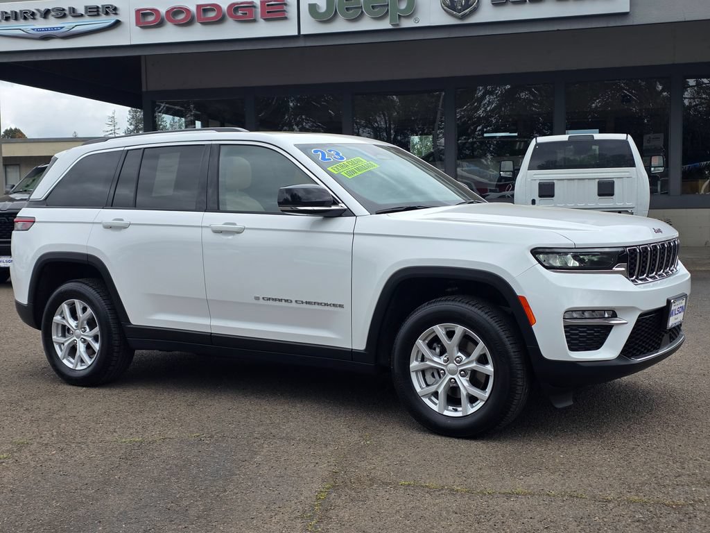 Used 2023 Jeep Grand Cherokee Limited AWD/4WD image 31