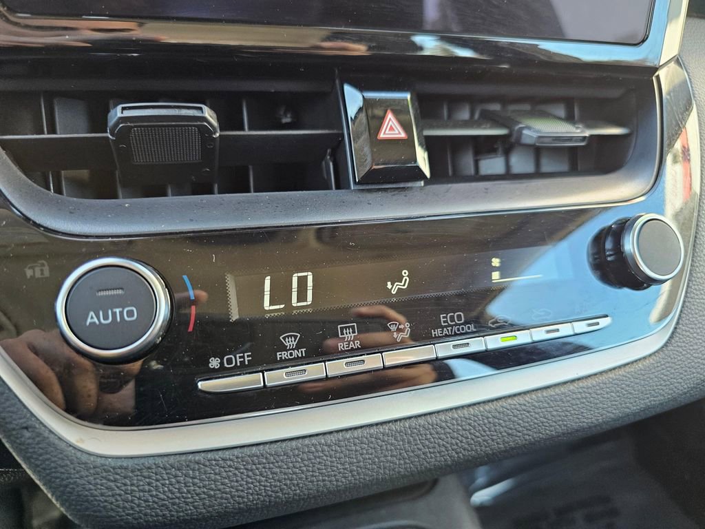 Certified 2025 Toyota Corolla LE image 31