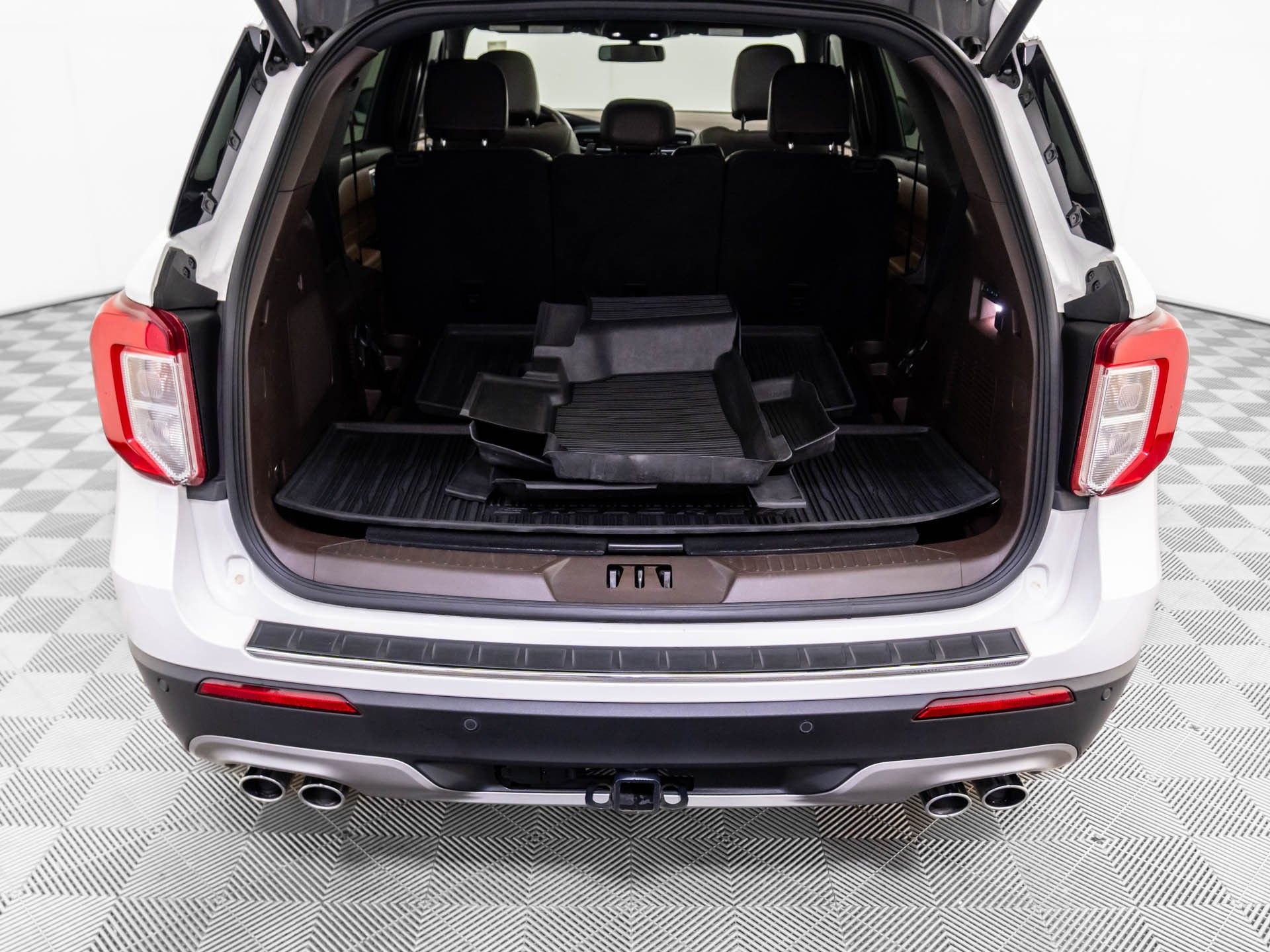 Used 2021 Ford Explorer King Ranch w/ Premium Technology Package image 36