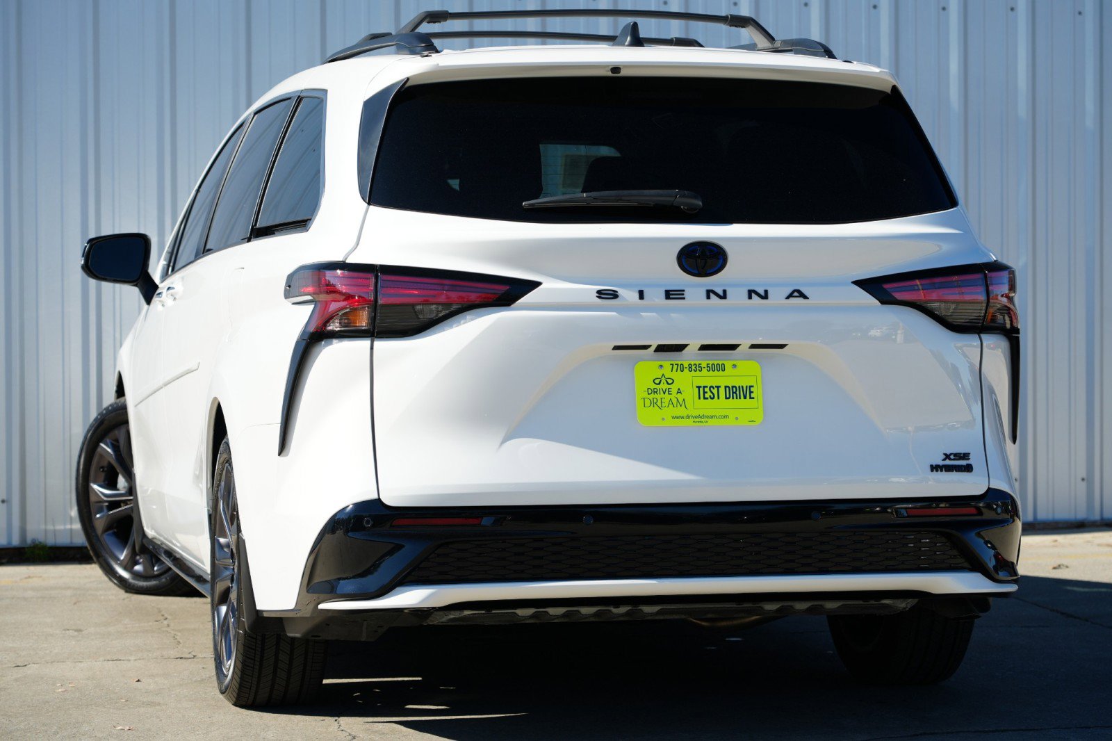 Used 2024 Toyota Sienna XSE w/ XSE Premium Package image 6