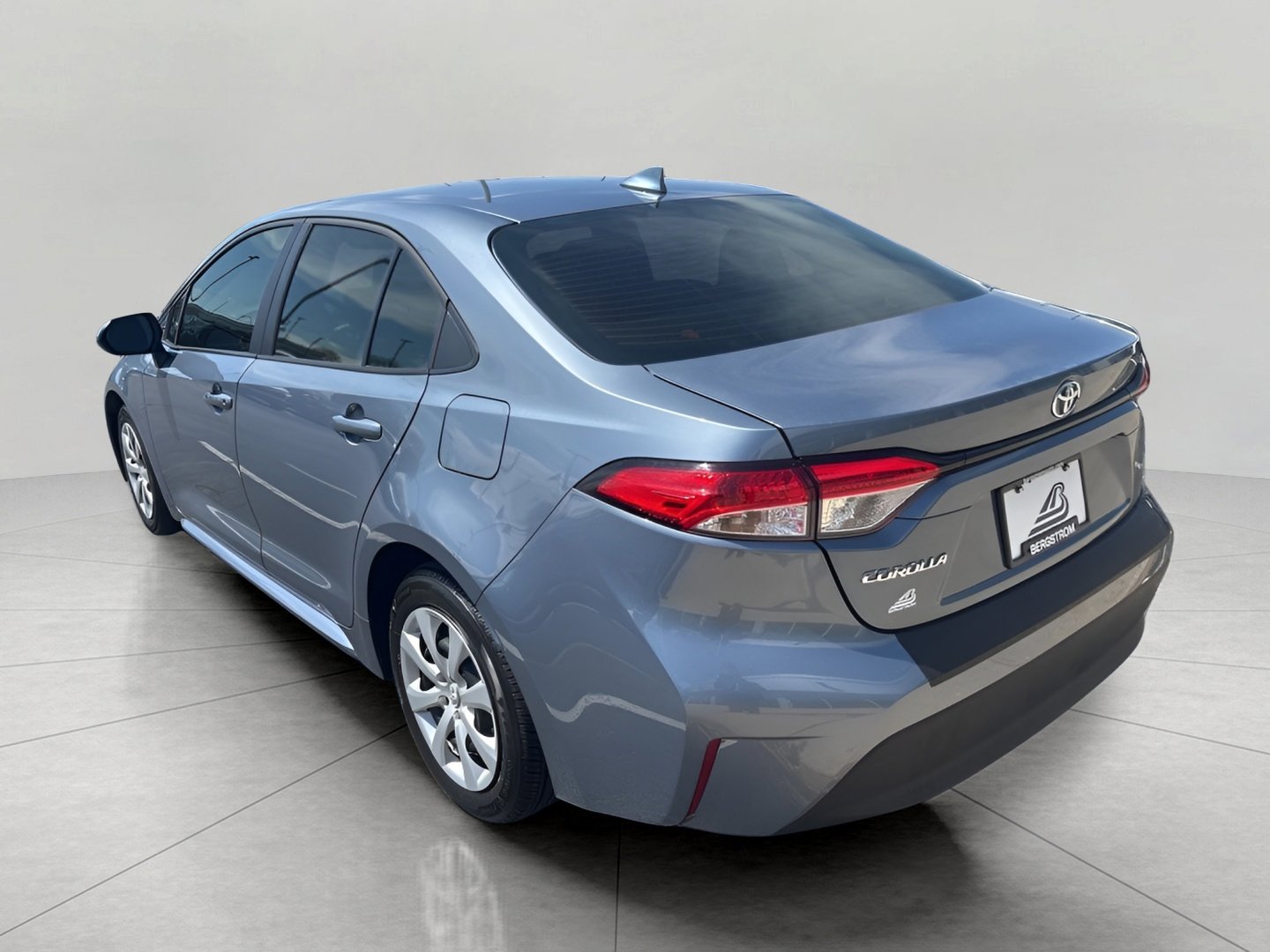 Used 2024 Toyota Corolla LE FWD image 33