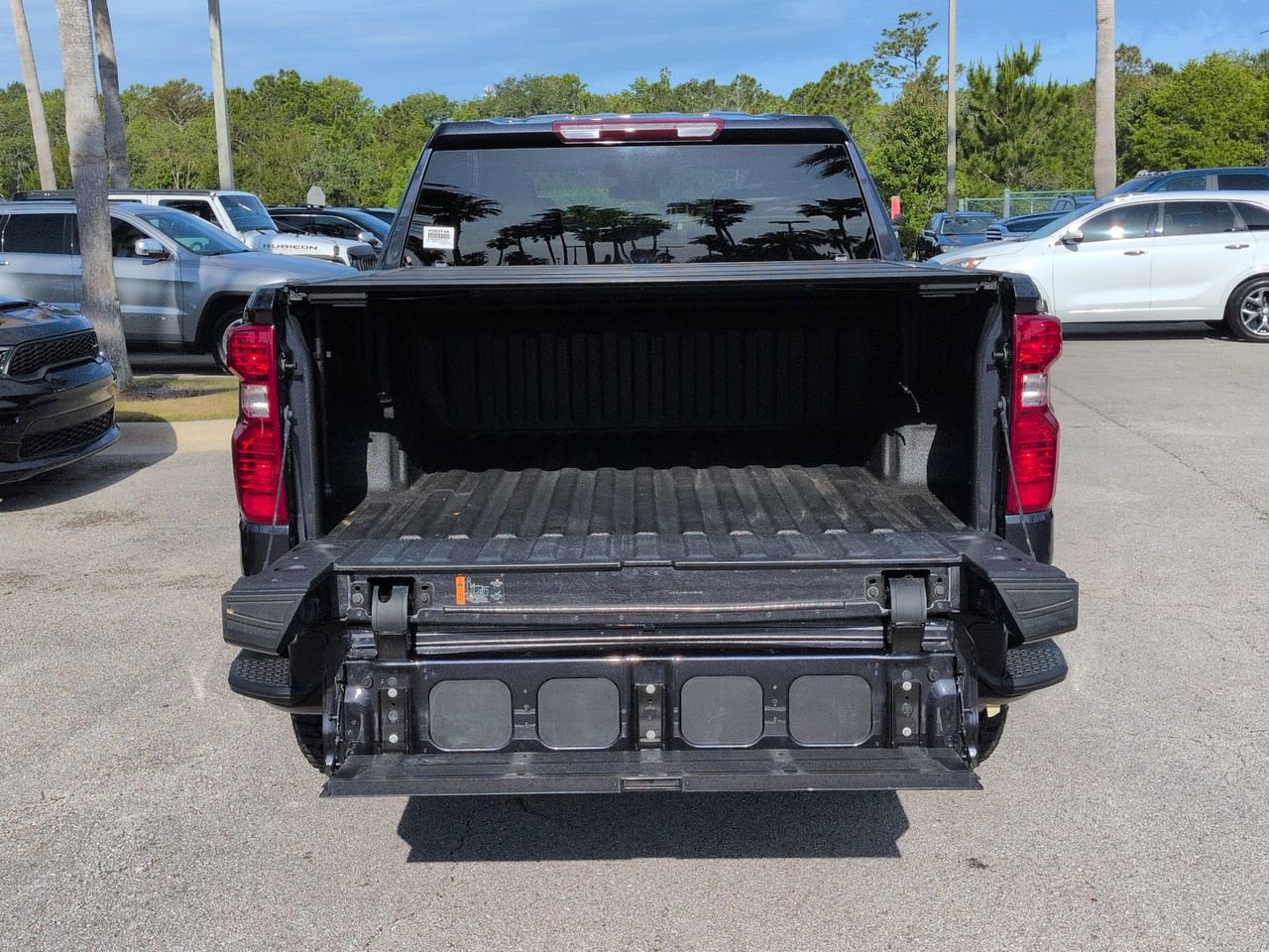 Used 2024 Chevrolet Silverado 1500 Custom Trail Boss w/ LPO, Dark Essentials Package AWD/4WD image 12