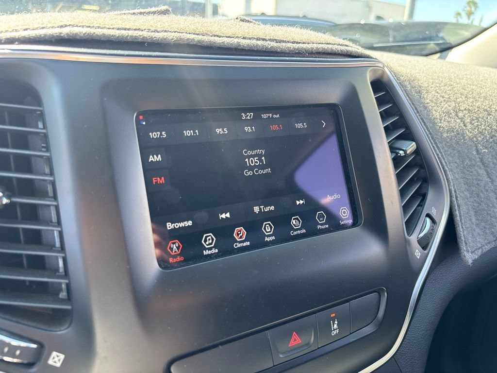 Used 2021 Jeep Cherokee Latitude FWD image 18