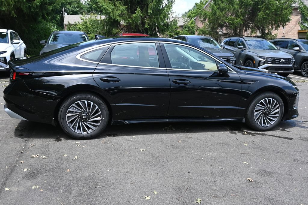 New 2026 Hyundai Sonata Limited FWD image 10