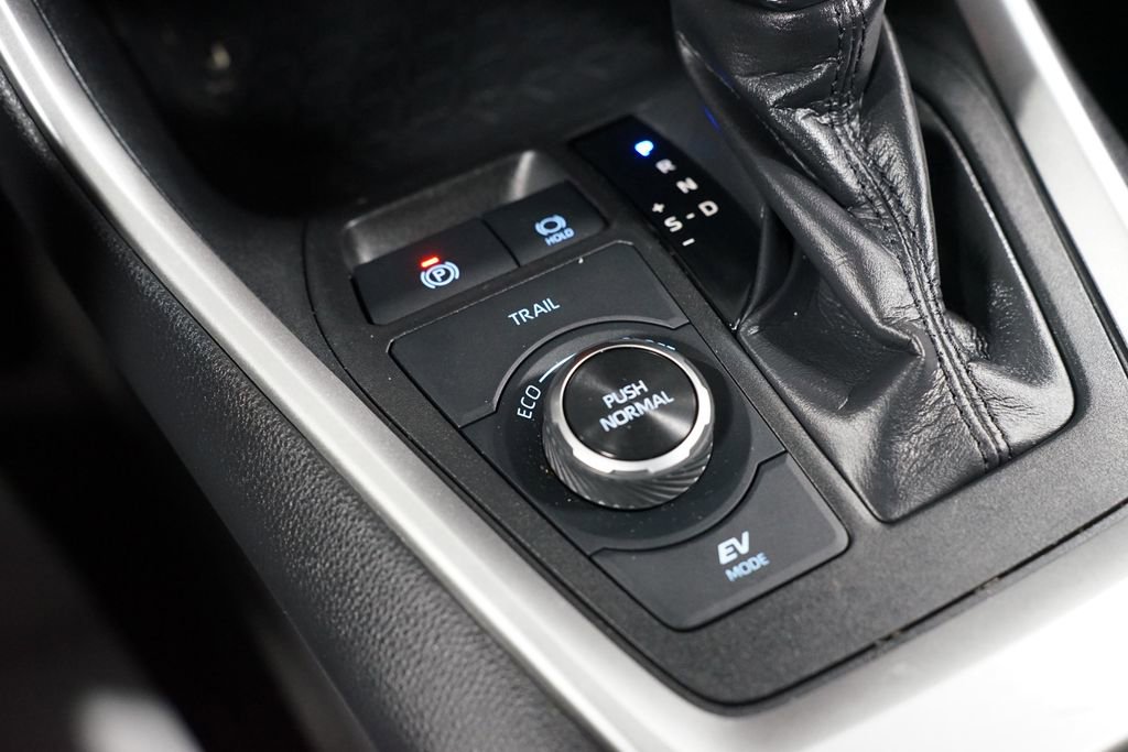 Used 2019 Toyota RAV4 XLE image 21