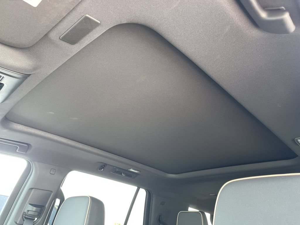 New 2026 Chevrolet Tahoe Premier w/ Sun And Tow Package AWD/4WD image 7