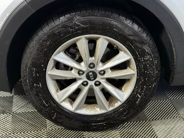 Used 2020 Kia Sorento LX w/ LX I4 Convenience Package image 11