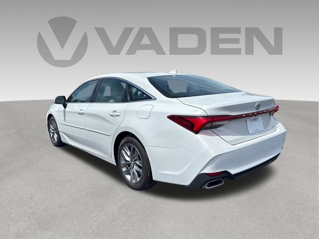 Used 2020 Toyota Avalon XLE w/ Moonroof Package FWD image 21
