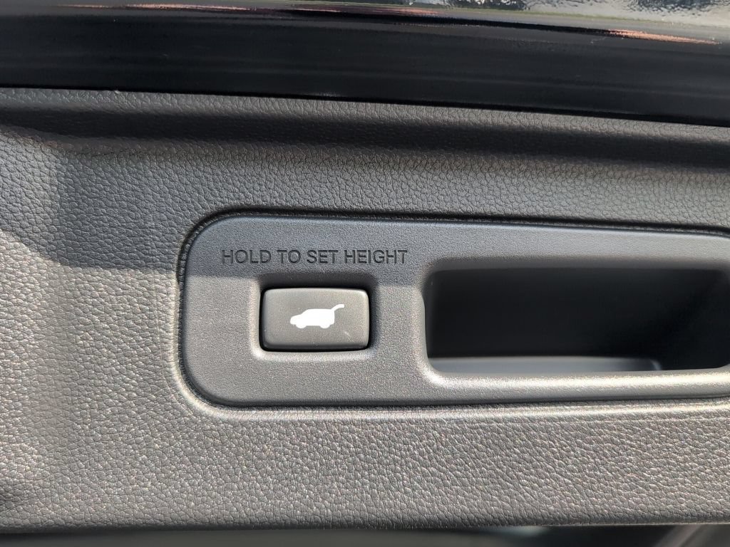 Used 2025 Honda Pilot Elite image 39