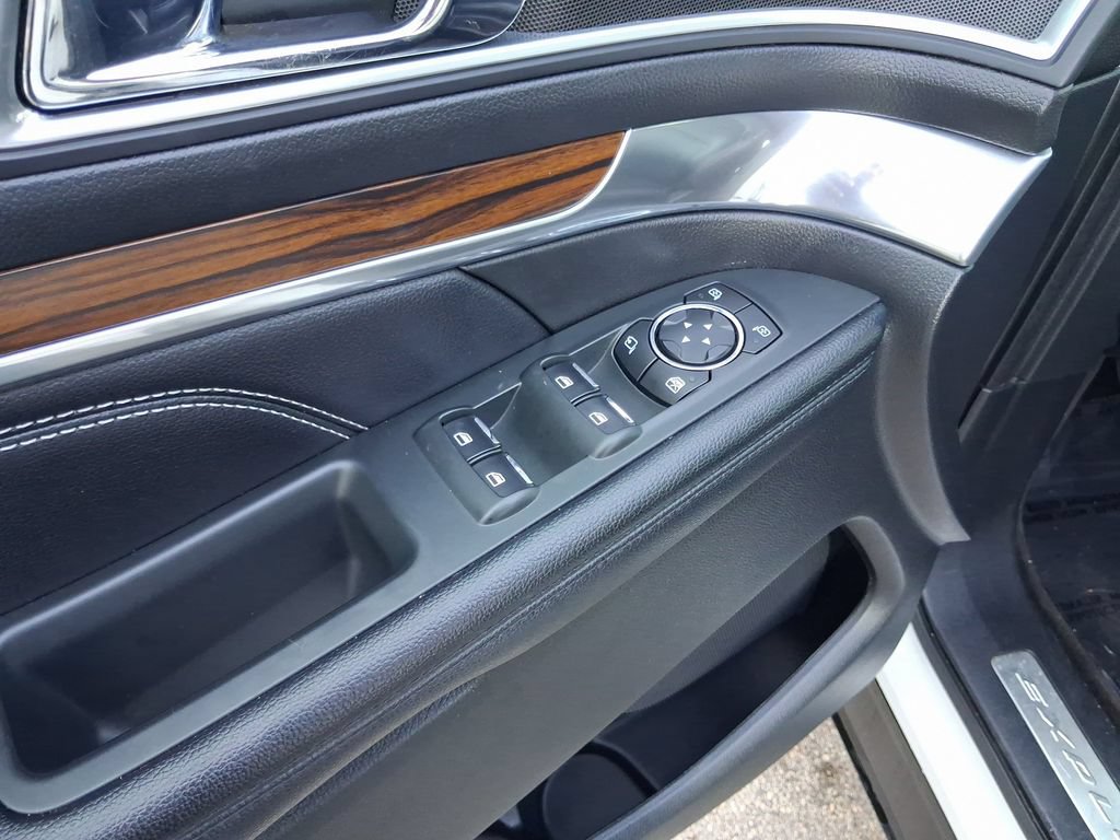 Used 2016 Ford Explorer Limited w/ Equipment Group 301A FWD image 22