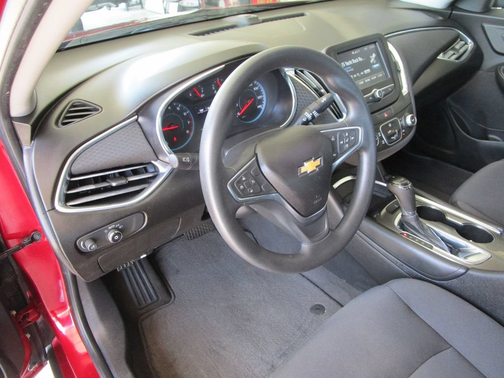 Used 2018 Chevrolet Malibu LT FWD image 21