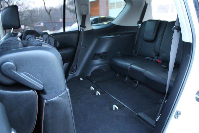 Used 2018 Nissan Armada Platinum w/ Interior Lighting Package image 29