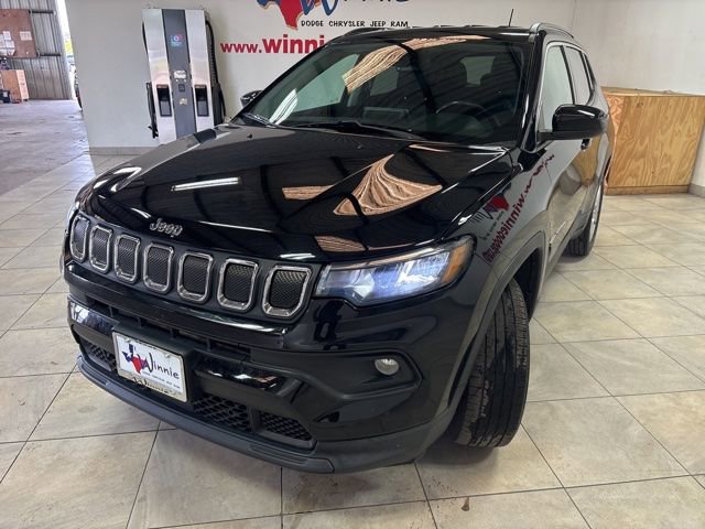 Used 2022 Jeep Compass Latitude w/ Convenience Group AWD/4WD image 8