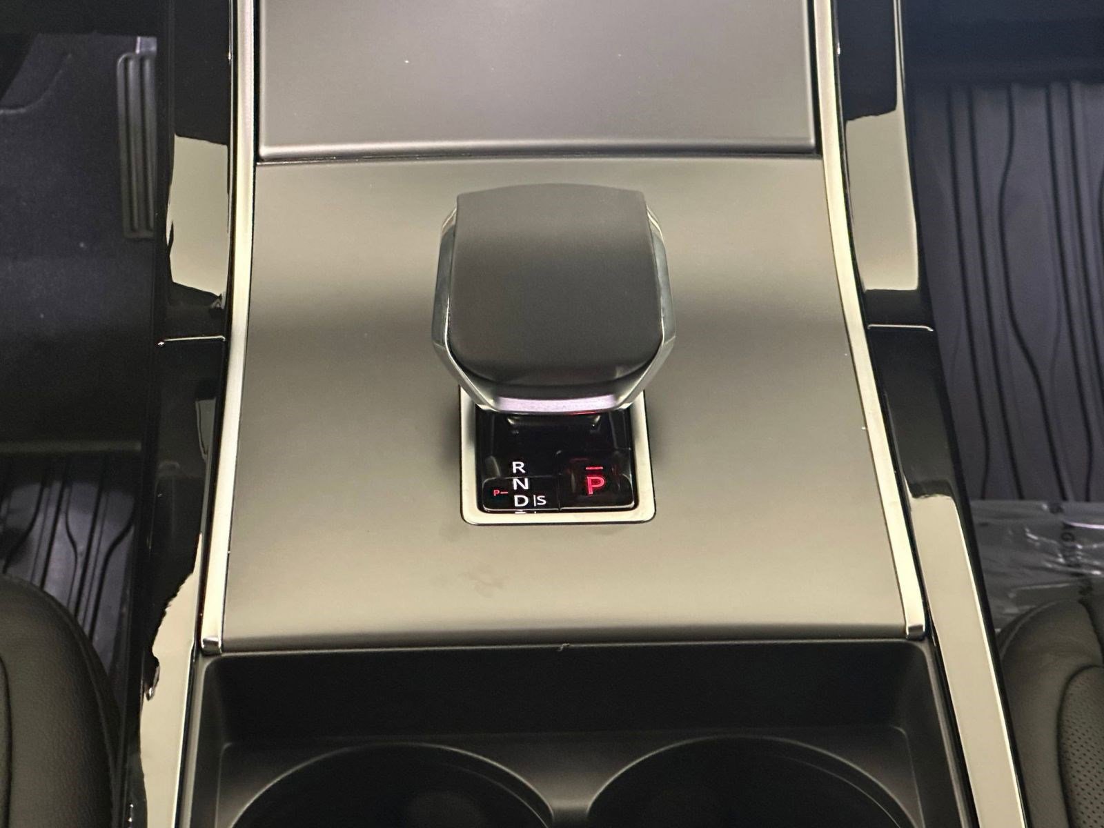 Used 2026 Land Rover Range Rover Evoque S image 18