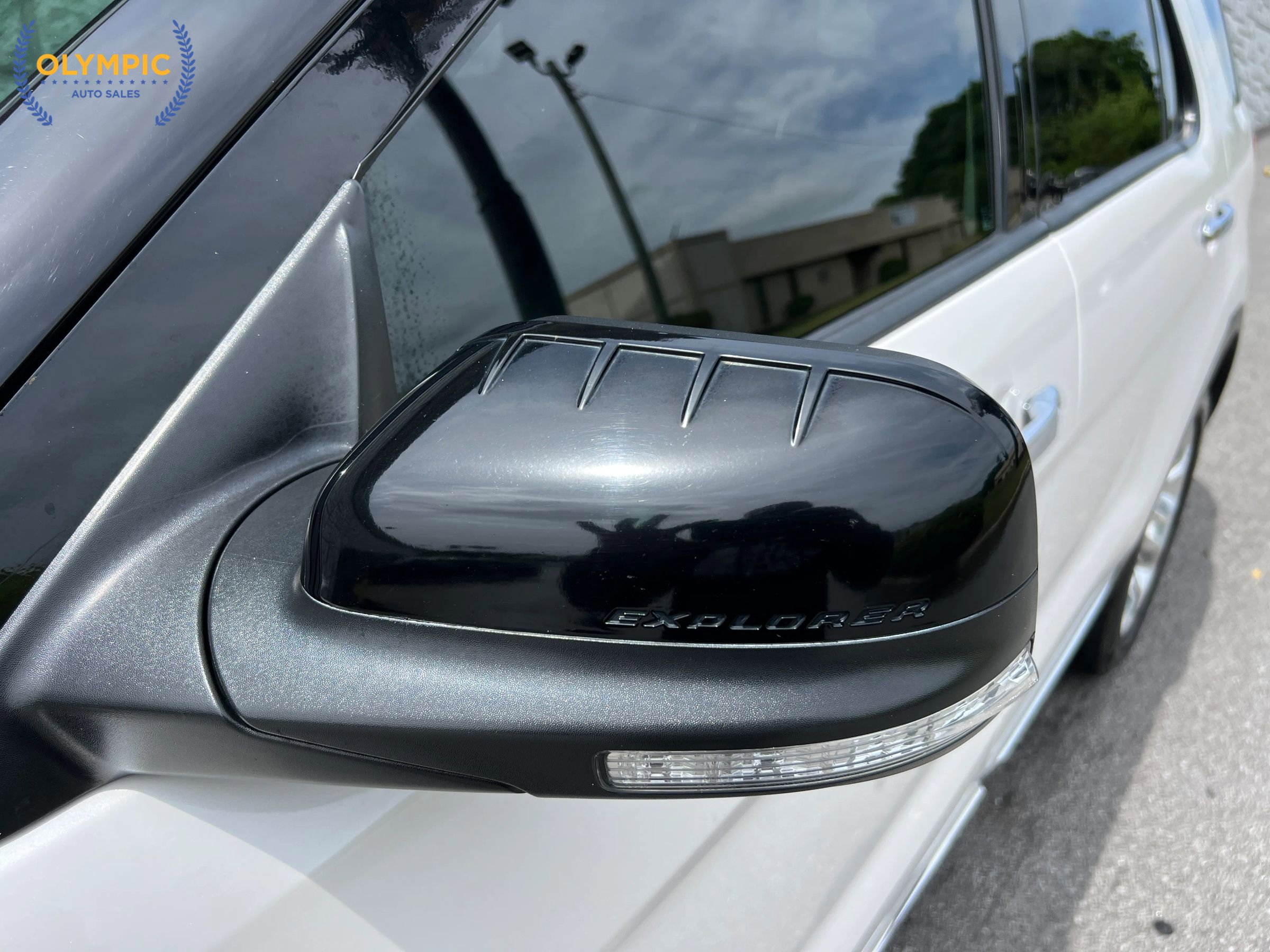 Used 2014 Ford Explorer XLT w/ Equipment Group 202A FWD image 18