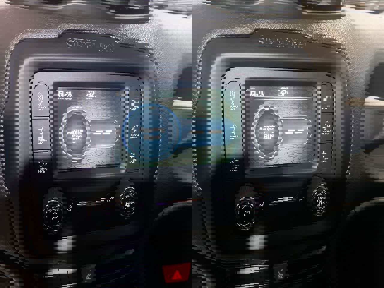 Used 2015 Jeep Renegade Latitude image 18