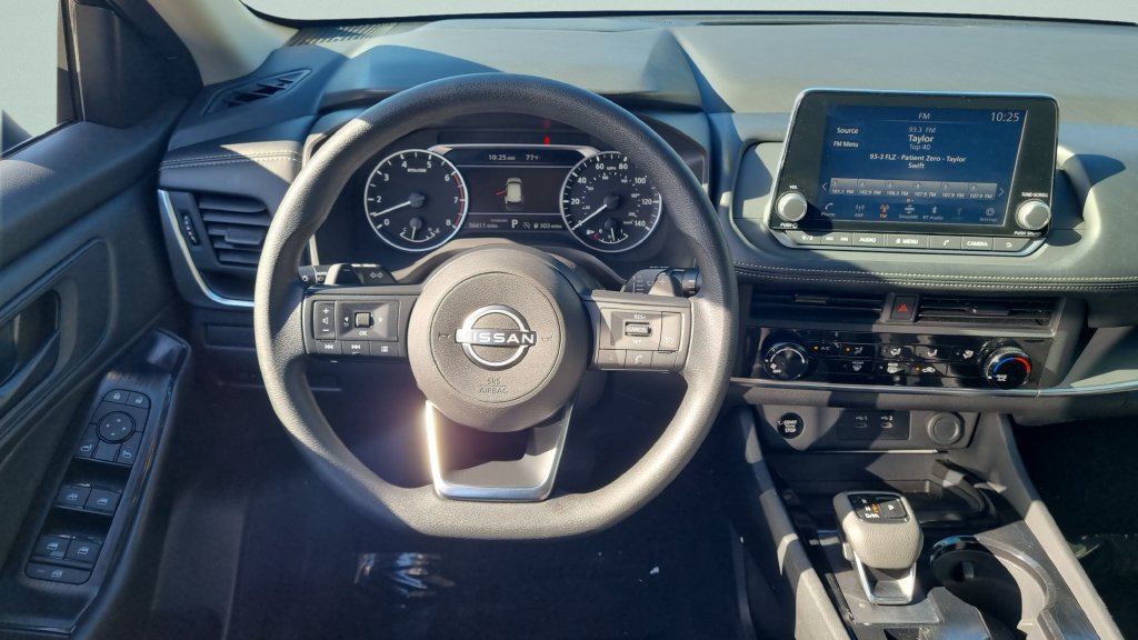 Used 2024 Nissan Rogue S FWD image 12