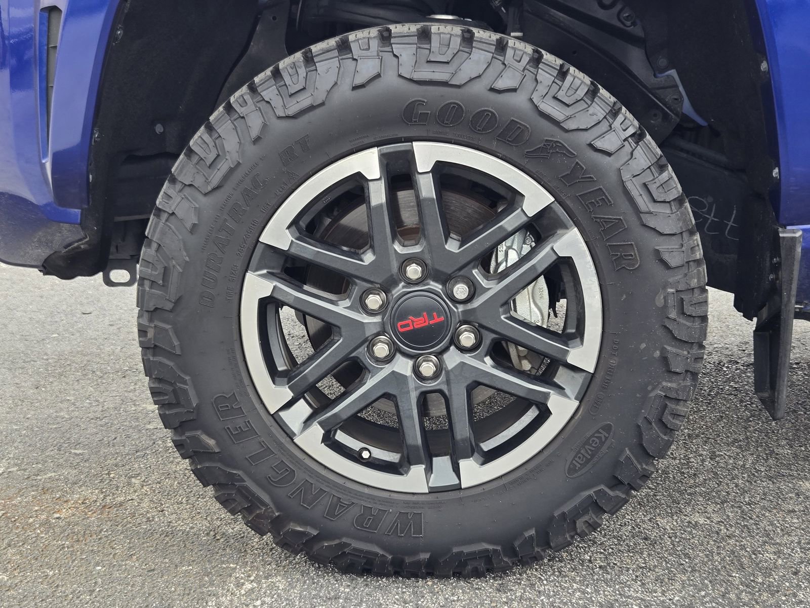 Used 2024 Toyota Tacoma TRD Sport AWD/4WD image 11