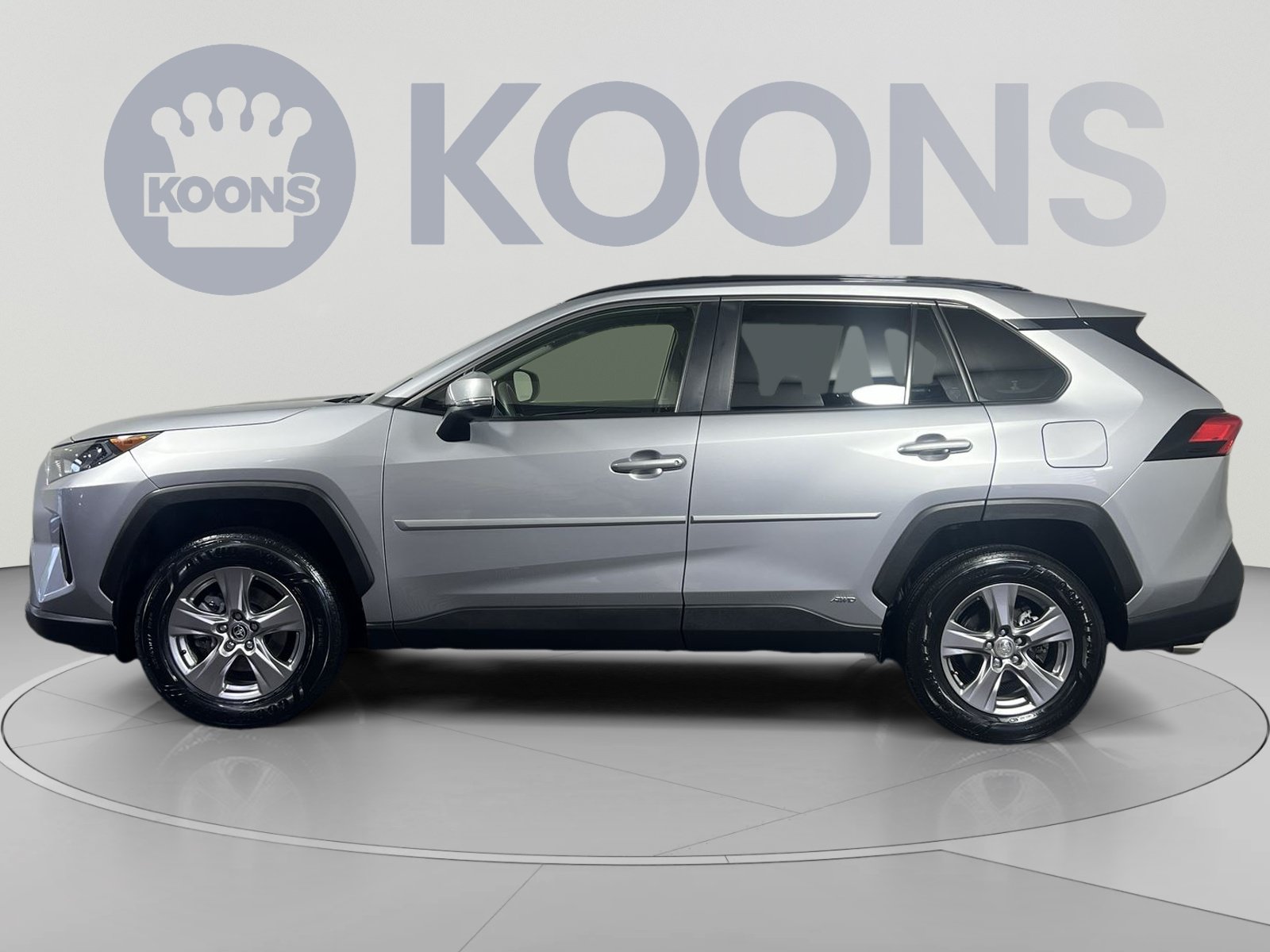 Used 2022 Toyota RAV4 LE AWD/4WD image 7