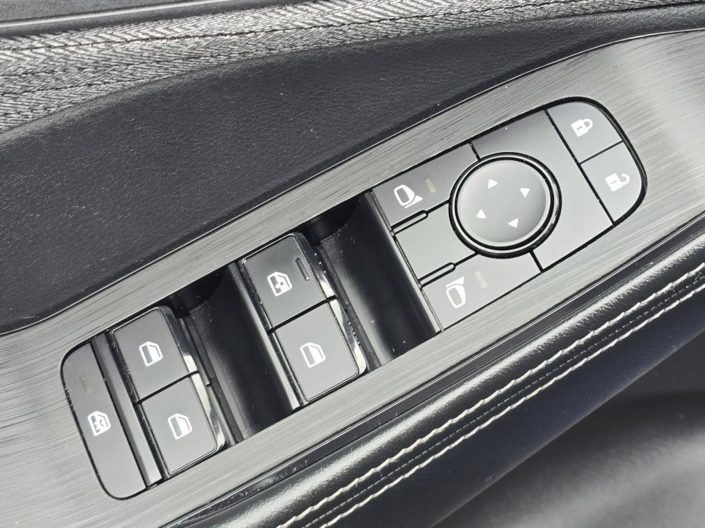 Used 2023 Nissan Rogue SV image 21