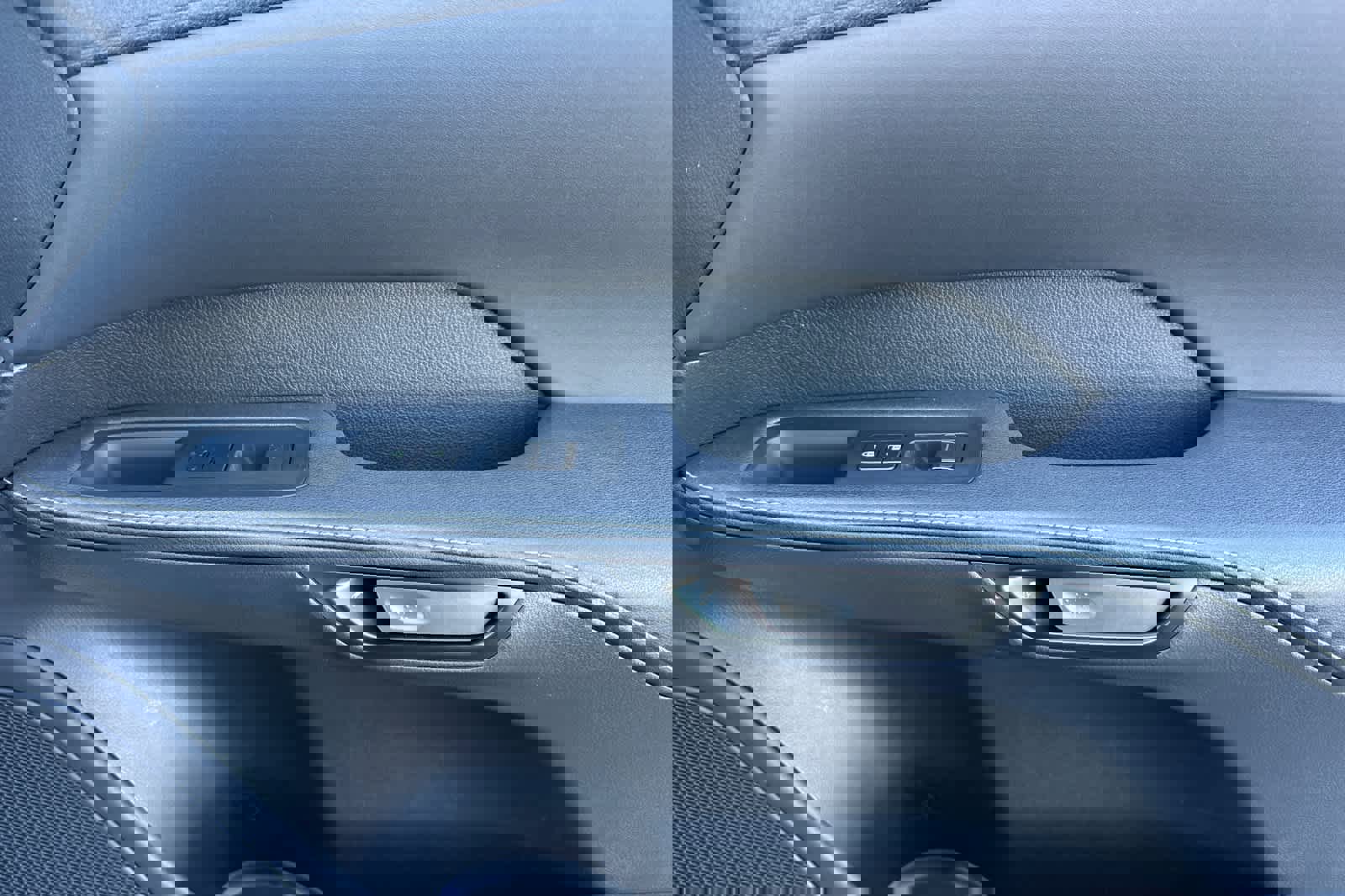 Used 2023 Lexus RX 500h F Sport image 19