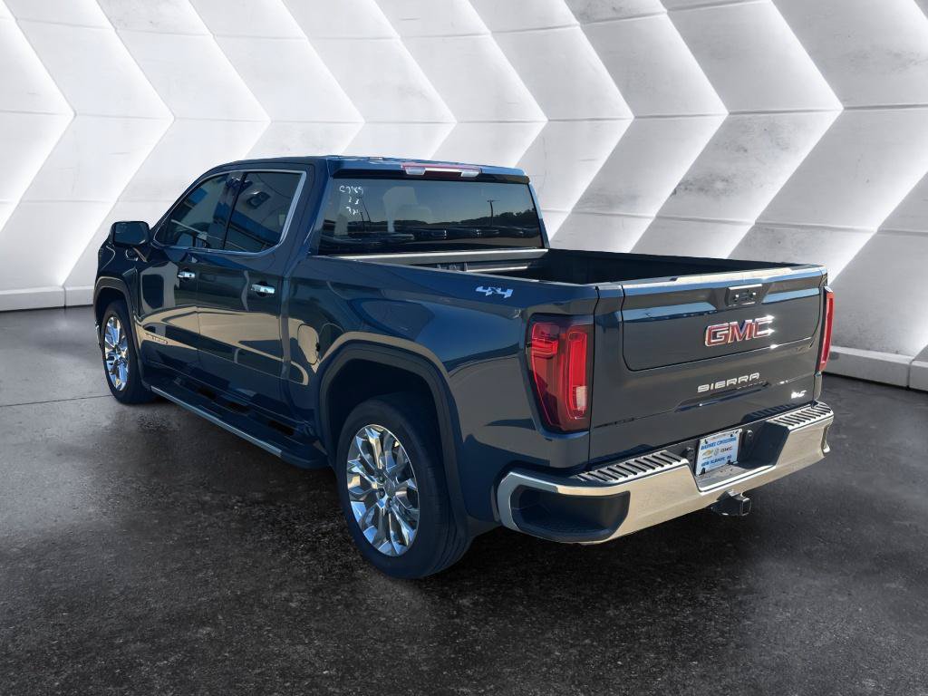 Used 2023 GMC Sierra 1500 SLT w/ SLT Premium Package AWD/4WD image 5