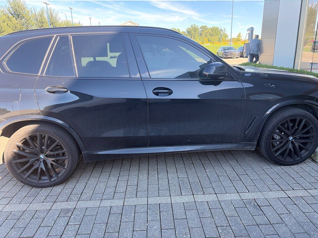 Used 2023 BMW X5 xDrive40i w/ M Sport Package AWD/4WD image 4