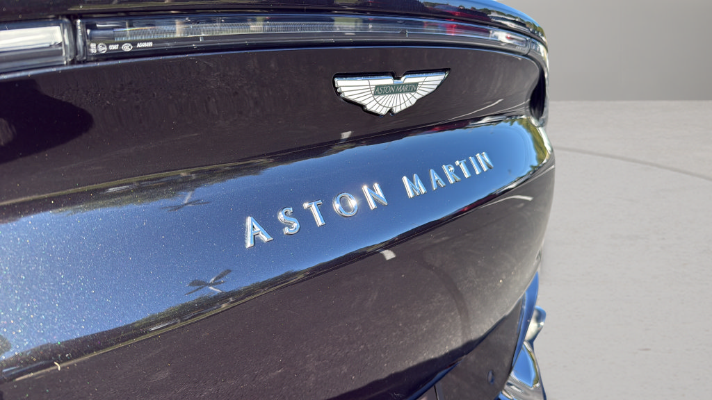 Used 2021 Aston Martin DBX AWD/4WD image 14