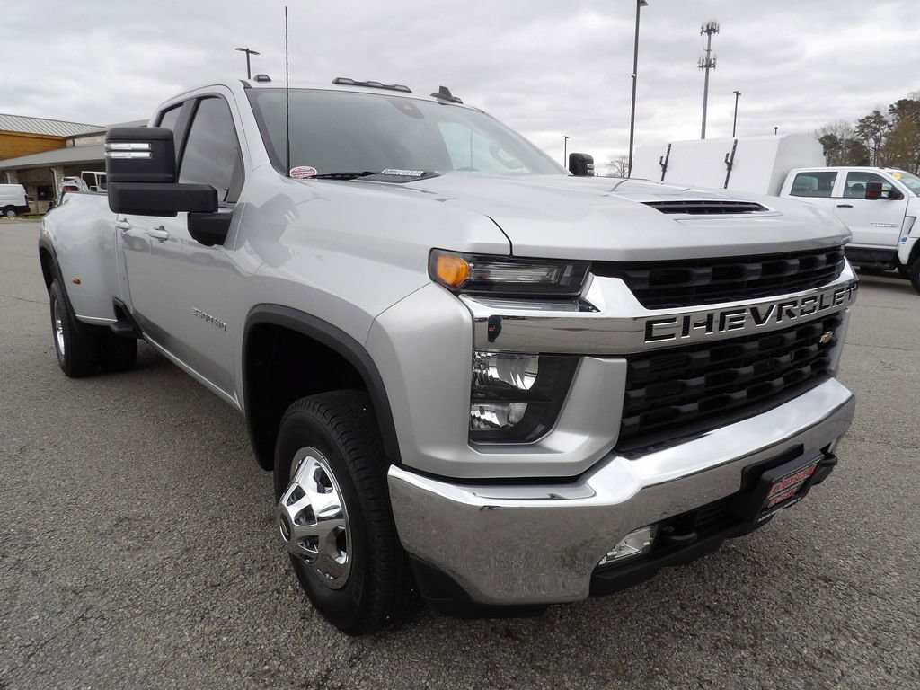 Used 2022 Chevrolet Silverado 3500 LT w/ Convenience Package AWD/4WD image 11