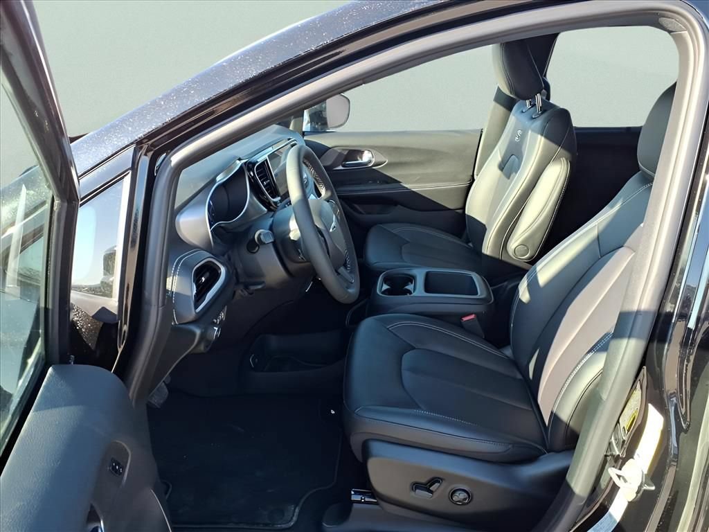 New 2026 Chrysler Pacifica Select w/ S Appearance Package AWD/4WD image 19
