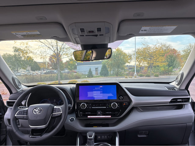 New 2026 Toyota Highlander Limited image 4
