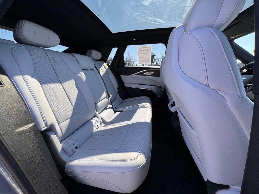 Certified 2024 Cadillac Lyriq Luxury image 35