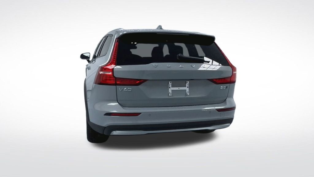 New 2026 Volvo V60 B5 Cross Country Ultra w/ Climate Package image 22