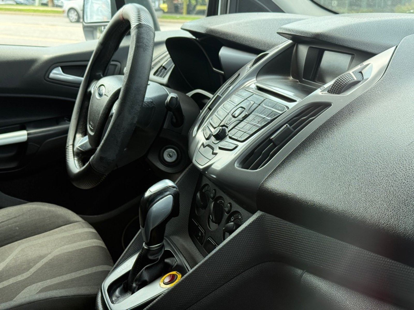 Used 2015 Ford Transit Connect XLT FWD image 11
