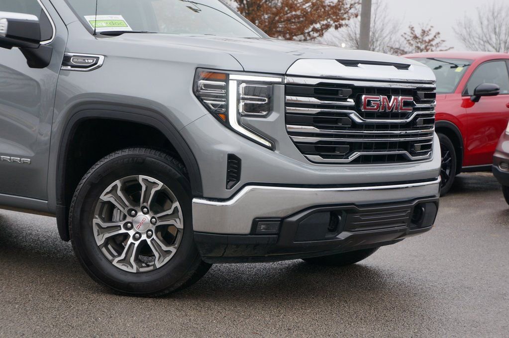 Used 2025 GMC Sierra 1500 SLT image 2