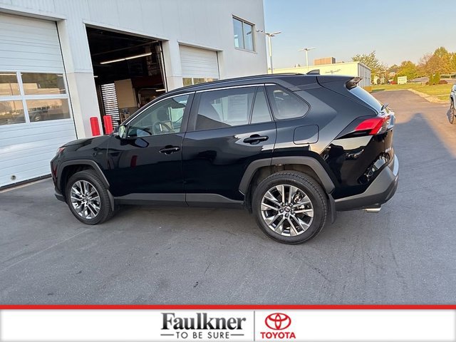 Certified 2022 Toyota RAV4 XLE Premium AWD/4WD image 20