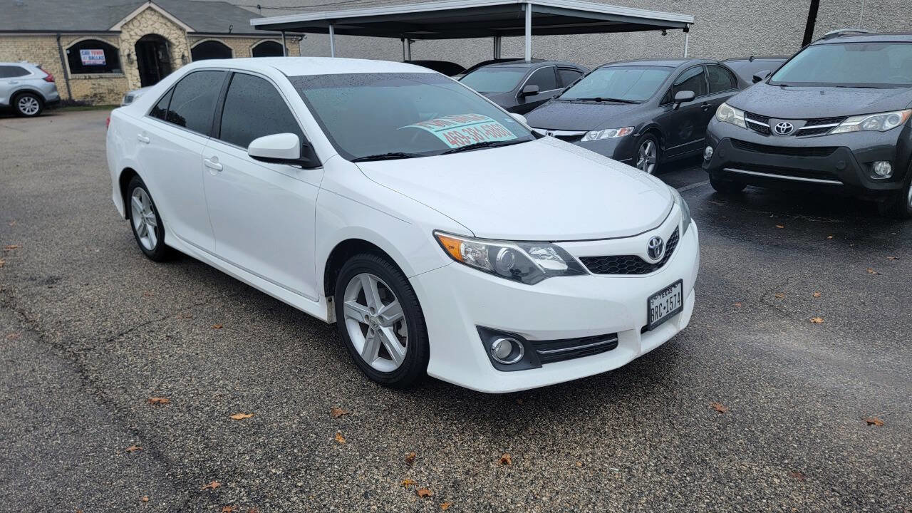 Used 2013 Toyota Camry SE image 3