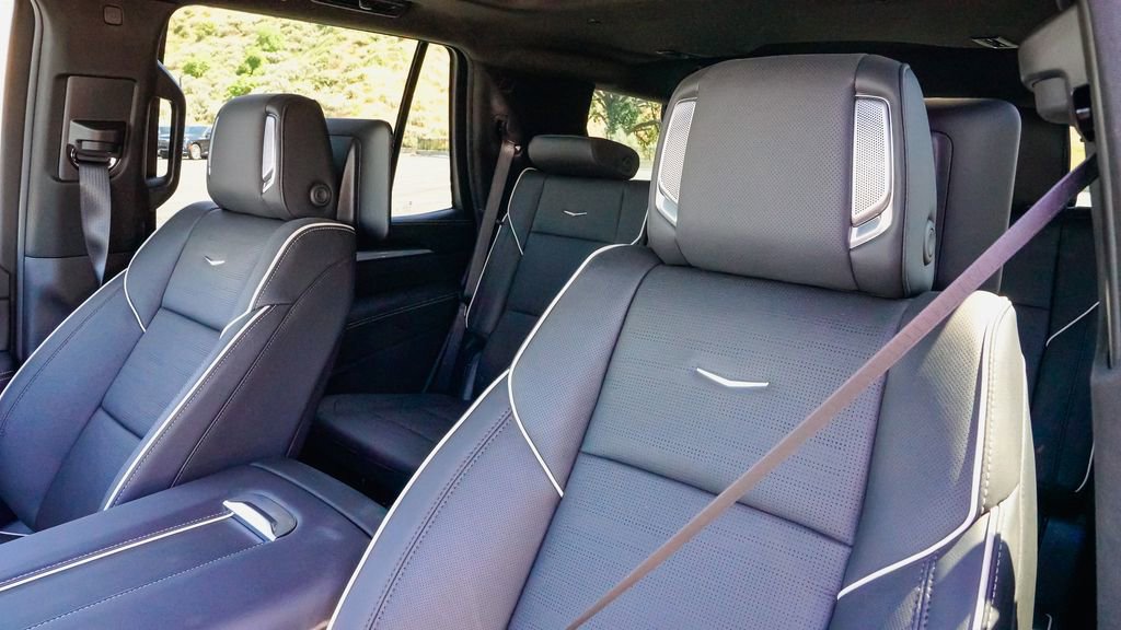 New 2026 Cadillac Escalade Luxury image 14