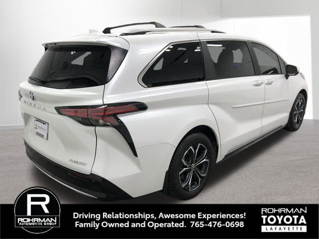 Used 2025 Toyota Sienna Platinum AWD/4WD image 7