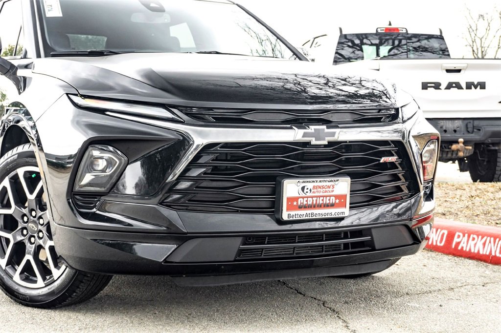 Used 2025 Chevrolet Blazer RS image 3