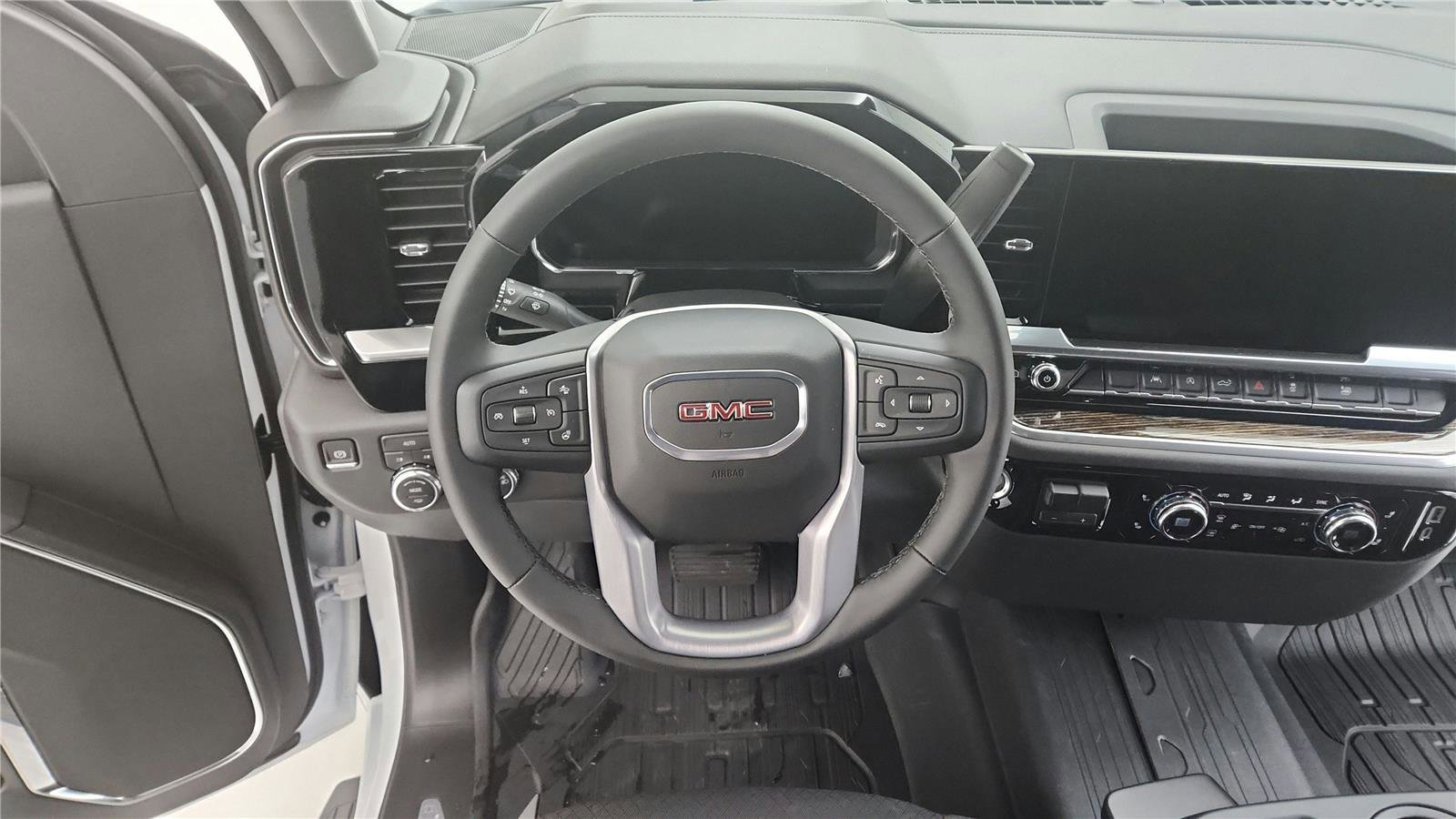 New 2026 GMC Sierra 1500 SLE image 27